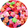 Fatias Coloridas de Argila Macia Desenhos Animados de Frutas Letras em Inglês Perfuradas Conjunto de Argila Macia Material de Argila Macia para Pulseira