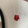 Colar Pingente Flor Vermelha Casual e de Alto Padrão para Mulheres, Luxo Acessível, Único, Exquisito e Moderno Corrente de Pescoço, Corrente da Clavícula