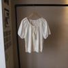 [Bizheng] Verano 2025 Nueva Camisa Coreana de Manga Corta Abullonada Bordada Calada con Cuello en V para Mujer Chaqueta Holgada 3613