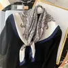 Novo Estilo Lenço Quadrado Pequeno 70cm Seda Artificial Lenço Feminino Versátil Cinto Decorativo Faixa de Cabelo Gravata Lenço de Castanha