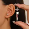 Aretes de Espada Gótica Oscura Europeos y Americanos, Aretes Vintage con Forma de Espada y Piedra Gema Roja en Forma de Gota de Agua Plateados Desgastados, Accesorios de Subcultura