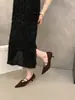 Tacones de gatito estilo francés, zapatos de gamuza roja de un solo color, zapatos de mujer, colección primavera/otoño 2025, tacones altos negros elegantes y sofisticados de punta