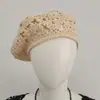 Boina de Crochê de Algodão Feita à Mão Antiga Chapéu de Verão Infantil de Tricô Respirável com Pontos Vazados Chapéu de Pintor com Flor Tridimensional Tendência
