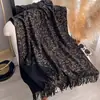 Bufanda de Otoño Protección contra el Frío Estilo Coreano Patrón de Flores de Vid Bufanda Engrosada Borla Shawl de Moda Temperamento Calentador de Cuello Fabricante