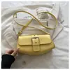 Nova Bolsa de Ombro Estilo 2026 Primavera/Verão para Mulheres, Moda Estilo Coreano Retrô Fivela de Cinto Simples Bolsa Transversal para Axila Feminina