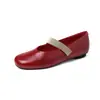 Sapatos de Couro da Moda para Exterior 1,5cm Vermelhos Estilo Novo Primavera e Outono 2026 Bico Redondo Solado Plano Tira Única Boca Rasa Sapatos de Vovó