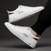 Zapatos de Hombre Primavera y Otoño Nueva Moda Tenis de Moda Transpirables Suela Suave Antideslizantes Versátiles Deportivos Casuales Zapatos Blancos