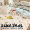 Juego de ropa de cama de cuatro piezas de terciopelo de leche de dibujos animados, nuevo juego de ropa de cama de vellón de coral para invierno 2026, incluye sábana y funda de edredón