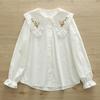 Camisa de algodón puro con crisantemo bordado artístico, estilo fresco y nuevo de otoño, para mujer, de manga larga, suelta, con cuello de muñeca y encaje, blanca