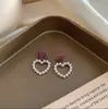Pendientes Retro de Corazón Rojo Vino Perla Estilo Dulce Fresco Pendiente de Corazón Hueco Diseño Versátil Cotidiano Tachuelas de Oreja de Cobre Pendiente de Mujer