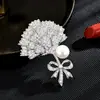 Broche Exquisito de Pérola Estilo Tweed, Moderno, Luxuoso, Criativo e de Alta Qualidade, Alfinete de Lapela para Terno, Acessórios com Fivela Anti-Exposição