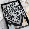 Bufanda de Seda con Hebilla Magnética Nueva para Otoño e Invierno, Bufanda Cuadrada Pequeña para Mujer, Cálida y a Prueba de Frío, Bufanda Estilo Coreano, Pañuelo para el Cuello, Decorativo, Moderno y Versátil