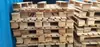 Paleta de diseño a prueba de humedad de madera maciza completamente nueva, disponible en varios largos y anchos, adecuada para uso en almacén con montacargas
