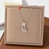 Colar de borla de diamante com esmalte de gota de luxo leve estilo francês microincrustado para mulheres, corrente de clavícula doce de dopamina da moda de alta qualidade