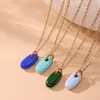 Colar com Pingente Oval Esmaltado Omaca Aço Inoxidável Ouro 18K Novo Colorido Retentor de Cor Joia da Moda para Mulheres