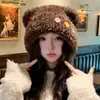 Gorro de tricô para outono e inverno, estilo gato, com abas para as orelhas, forro de pelúcia, espessado para aquecimento, design fofo de desenho animado, faz o rosto parecer menor