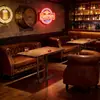 Mesas e cadeiras de bar de luxo leve, bar de uísque, cabines de sofá de taverna, restaurante western retrô americano, mesas e cadeiras de cafeteria