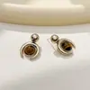 Pendientes vintage de lujo ligero estilo francés con un diseño de alta gama, adecuados para ir al trabajo, aros de moda con forma de luna, pendientes de lujo ligero