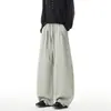 Calça de moletom cinza aveia com barra curva para homens, calça de outono ampla e fluida, calça casual relaxada de perna reta em branco e cinza