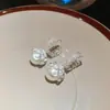 Pendientes de Perla Redondos Geométricos con Tachuelas de Diamante Color Plata, Lujo Ligero, Gama Alta, Exquisitos, Elegantes, Versátiles para Mujer