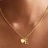 Moda Europeia e Americana Colar Simples de 26 Letras em Forma de Coração Pingente Criativo Versátil de Coração de Pêssego Corrente Curta para Clavícula Presente para Mulheres