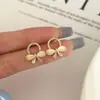 Brincos de Personalidade Simples e Versáteis Estilo Coreano com Exquisito Design Olho de Gato e Cravação de Zircônia, Oferecendo um Toque de Luxo Leve e High-End, Brincos de Moda de Nicho