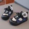 Nuevos Zapatos Deportivos Infantiles para Niños y Niñas Primavera 2026, Tenis de Moda con Bloques de Color de Velcro, Modernos y Versátiles