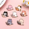 Luminária Pendente de Liga de Metal com Pingente de Gato Estampado Fofo Borda Dourada Gato Pequeno Animal de Estimação Artesanal Cola de Creme Acessórios para Joias DIY Atacado