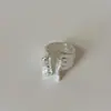 Pendientes y Anillos de Metal Plegado con Textura Martillada de Gama Alta para Mujer, Únicos y Exquisitos, Pendientes y Accesorios para Orejas Versátiles y de Moda
