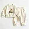 Nuevo conjunto de sudadera versátil de dibujos animados para niños estilo comercio exterior, favorecedor y fácil de combinar, cómodo conjunto de nuevo estilo para bebés y niños pequeños