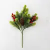 Decoración de arreglo floral navideño transfronterizo con ramas artificiales, ramas de pino adornadas con frutos rojos, plantas verdes artificiales de decoración para el hogar de plástico