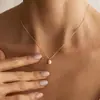 Collar de Oro para Mujer con Colgante de Perla Europeo y Americano Transfronterizo, Moderno y Versátil, Diseño Elegante y con Estilo, Cadena para Clavícula para Citas