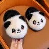Pantuflas de algodón para niños con diseño de panda, con acolchado en el talón, estilo invierno, felpa, cálidas, antideslizantes, lindas, adecuadas para uso en casa, para padres e hijos, bebés.