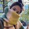 Cachecol colorido listrado atmosférico para mulheres no inverno K-Style Novo cachecol versátil à prova de frio engrossado e quente xale para homens na moda