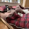 Conjunto de Roupa de Cama de Quatro Peças Estilo Levemente Luxuoso Classe A com Bordado de Concha, Textura Aveludada de Algodão Puro, Capa de Edredom de Gaze Amassada, Lençol, Conjunto de Três Peças para Dormitório Estudantil