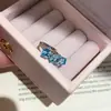 Brinco de Clipe Quadrado de Zircônia Azul Claro Quebrado Haiyang para Mulheres Brincos de Clipe para Osso da Orelha Sem Furo Sensação de Luxo Leve Alto Padrão Joia de Orelha para Mulheres