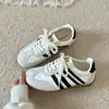 Sapatos Brancos Estilo Coreano 2026 Primavera/Outono Novos Finos Casuais Retrô Sapatos Forrest Gump Solado Macio Confortáveis Respiráveis Sapatos Femininos