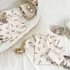 INS Conjunto de Dos Piezas de Punto para Bebé de Primavera y Otoño con Dibujos Animados y Costuras de Cintura Alta para Niños y Niñas Ropa de Oso de Manga Larga para Bebé con Cinturón de Pelo