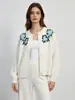 Nova Coleção Outono/Inverno 2026: Cardigã de tricô soltinho, macio e delicado estilo coreano com detalhes bordados, perfeito para um look relaxado e confortável