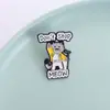 Broche Creativo con Patrón de Gato Sosteniendo Micrófono Insignia Metálica con Frases Inspiradoras de Animales Texto en Inglés Adorno de Dibujos Animados