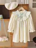 Ropa infantil estilo coreano, dulce vestido de niña con bordado floral, colección otoño 2026, vestido infantil de manga larga con volantes y lazo