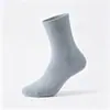 Meias Masculinas de Verão em Malha Respirável de Algodão, Antibacterianas, Desodorantes, Absorventes de Suor, Cano Médio, Meias Esportivas de Algodão Cor Sólida