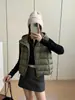 Chaleco acolchado con capucha de estilo americano moderno para mujer, 90% plumón de pato blanco, con costillas, moda otoño e invierno 2026, chaleco ajustado