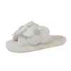 Pantuflas peludas para mujer con diseño floral, nuevo estilo de moda, pantuflas de suela suave para interior y exterior 2026, zapatillas de felpa de suela plana para otoño e invierno