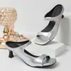 2026 Verano Nuevo Comercio Exterior Tallas Grandes Mujer Casual Cómodo Estilo Francés Pequeña Fragancia Moda Ropa Exterior Tacones Altos