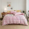 Conjunto de Flanela Escovada Muji Estilo Japonês de Quatro Peças, Conjunto de Roupa de Cama para Casa com Xadrez Pequeno Retrô, Amigo da Pele, Universal para Todas as Estações