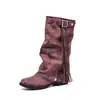 Botas de Couro Retro com Tachas Bico Fino Nova Coleção Primavera/Verão 2026 Franja Picante Salto Bloco Preto Fivela de Metal Botas Femininas Soltas