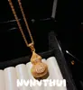 Colar com Pingente de Cabaça Rotativo Cor Dourada Estilo Antigo com Design de Janela Floral Cravejada de Diamantes, Colar Borboleta Rosa com Filigrana Estilo Chinês Novo