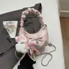 Bolsa Pequena Plissada com Laço Estilo Novo Primavera 2026 Bolsa de Mão Feminina Retrô Bolsa Nuvem Bolsa Transversal com Corrente Bolsa de Trabalho