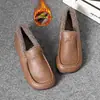 Sapatos Doudou Femininos Outono e Inverno Forrados com Lã Botas de Neve Quentes Sapatos Peludos 2025 Sapatilhas Retro de Bico Redondo com Solado de Borracha Sapatos de Algodão